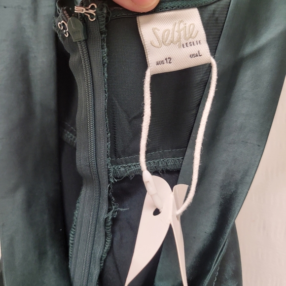 SELFIE LESLIE SOCIAL BUTTERFLY CUT-OUT WAIST MIDI DRESS JADE - Picture 7 of 11